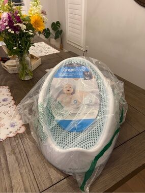 Angelcare Baby Bath Support - White and Light Blue